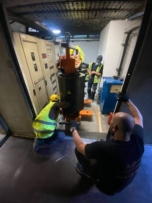 Grutage et manutention lourde pour echange de transformateur à lyon en rhone alpes par azsolutions