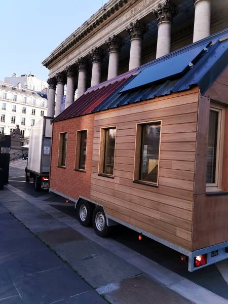 Transport Tiny house salon Place de la Bourse à Paris