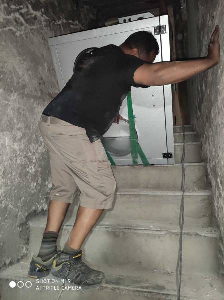 Déménagement coffre fort accès difficile portage à la sangle
